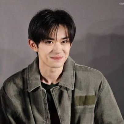 muay_suga93's profile picture. 💜 YOONGI 
🩵 易烊千玺