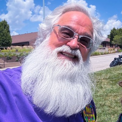 Balloon Artist/Entertainer/Instructor, Santa, Musician & Cheesy Humorist