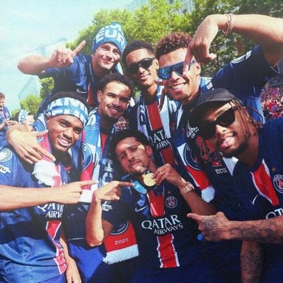 Un seul club ❤💙 Paris SG ❤💙Champion d'Europe ❤💙