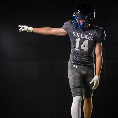 TE & WR ‘26 6’4 216 lbs William Jewell Commit- kolton82@outlook.com - 6603531115
