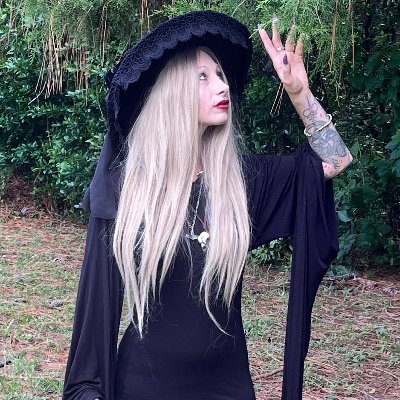 Megmage's profile picture. 