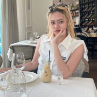 Laurie (@a_laurie101) 's Twitter Profile