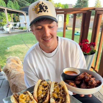 @Microsoft Dev Socials | Prev. @PlayApex, @PlayOverwatch Socials | Just a husband and dad who likes to play games and cook for his homies 👨🍳