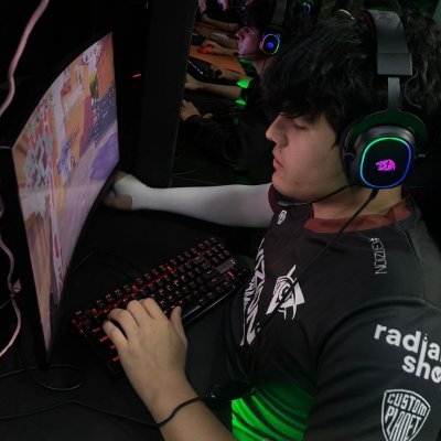 Valorant player for ????
💞@0Remmy_💞
Main Iniciador/Flex