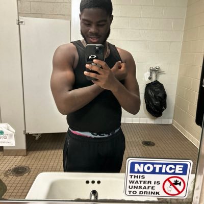 Athlete|5’8 173lbs|3.0 gpa|LB/RB|Email daveonbonner777@gmail.com| class of 2028|Lincoln king high school