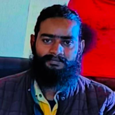 yaduvanshikpy's profile picture. 🇮🇳🇮🇳
मनुष्य के जीवन का सबसे सच्चा मित्र, उसका आत्मविश्वास होता है।
मंजिल मिले या ना मिले ये तो किस्मत की बात है,
लेकिन हम कोशिश भी ना करें ये तो कायरता है।