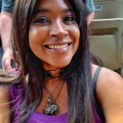 35. ENFP-A✨Mommy👨👩👧👦 • Wifeyy💍 • Author, Editor, Publisher • SkyWarn Spotter🌪️• Radical Centrist • Alt Rock Bard • Always on my bullshit 😘 • 💚✝️🌙⛈️