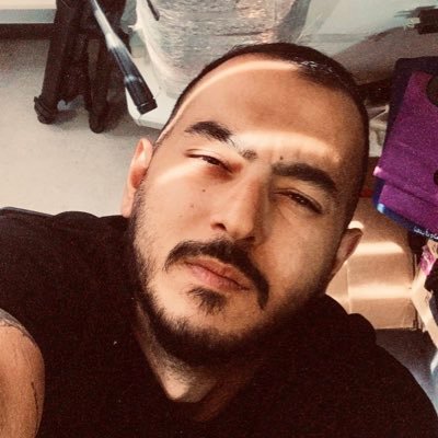 Neaaanderthal's profile picture. شاید این آخریش باشه