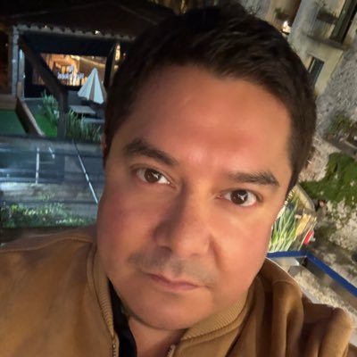 Amante del cine, lectura, publicista, enamorado de la vida