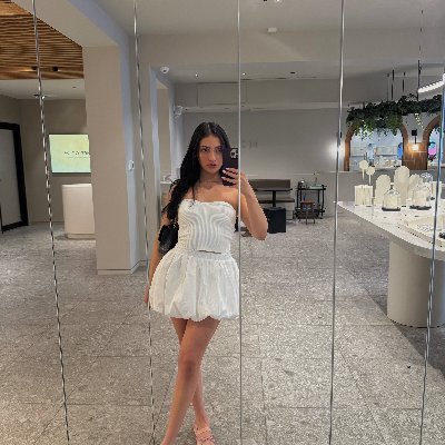 d0llmln's profile picture. M i L a N
@therealmiamilan