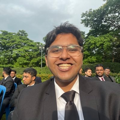 YoSasur's profile picture. 