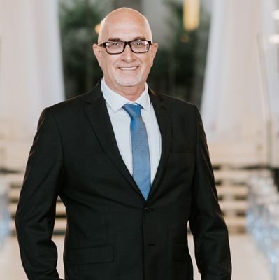 אומר אמת ללא מורא.
ימני. חילוני. שמרן. 🇮🇱
כיבוש | גירוש | החלת ריבונות = נצחון מוחלט.
מייסד אבות למען צדק. *מחזיר עוקב*