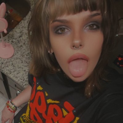 🔞yes I have one | gamer girl | LG(B)TQIA+ 🏳️‍🌈 | 🖤Owned by @_f8thless_ 🖤| 26 | MDNI | | $gothcookingmama | alt ➡️ @gothcookinmama2