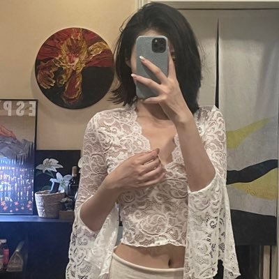 已婚人妻,老公常年异地,孩子也长大了,是时候为自己而活了。不想压抑自己对亲密与真实关系的渴望。拍照随意,记录当下的我。懂的自然懂,欢迎私信,同城优先。