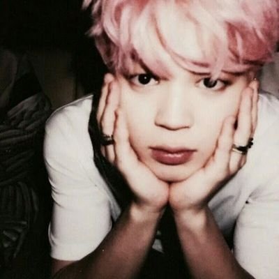 아포방포 ₊⊹๋࣭⭑- trying to write but I'm lost in the lights - 𓇢𓆸