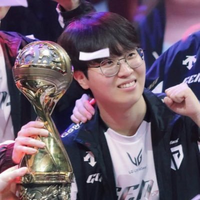 nmynnie's profile picture. ࿐   @geng  愛    ꒰   zofgk   ◠  edg21   ୨୧   edgval