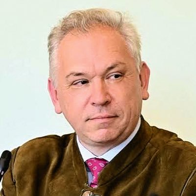 Tweety znad Sekwany i nie tylko.
„Masowa niekontrolowana imigracja typu kolonizacyjnego”