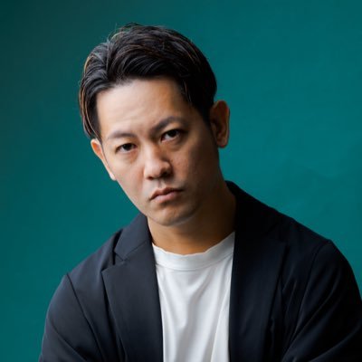 役者/歌手/司会/作詞家/タレントなどなどエンタメ何でも屋。グッズhttps://t.co/8x23YhJJkV アパレルhttps://t.co/RWosZMmDbC にて発売中! 楽曲はこちらhttps://t.co/j6LPuQIL5X