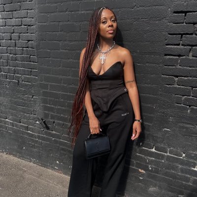 📈 Marketing Specialist 💻 #MusicMarketing.Com 🎯.Mission Getting Your Music Heard 📈.Helping Artists Grow Their Fans 🎙️Music Marketing at its finest💯