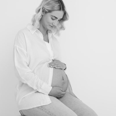 zoebeedon's profile picture. 