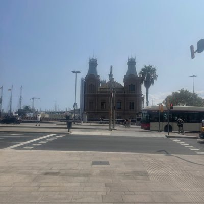 RealistMajid's profile picture. I listen, think, write, talk, live and love❤️