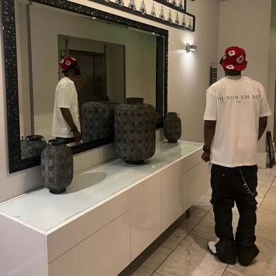 @c_moneybaggz