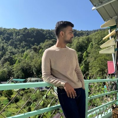 ChandakPulkit's profile picture. ALIVE, They say..