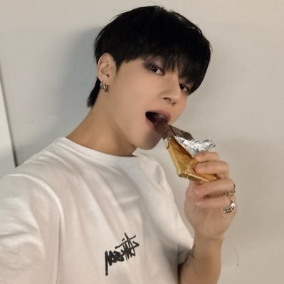 wooyoungsis's profile picture. 