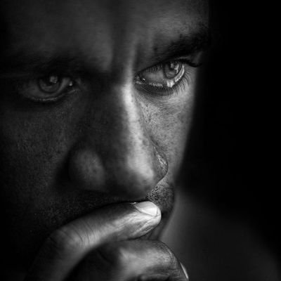 أنَّا أيضاً سَيِّئ يَحُبنيّ
غَيْرك وأَتجاهَلهُ لأَجْلك