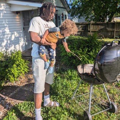 #freelonnie #freegator #LLUNC♿️ TRAPPING OUT THE POKEMART MV OTW