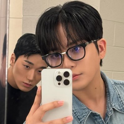 ateez yapper who rly likes choi bros, naruto, and hoyo games 💫