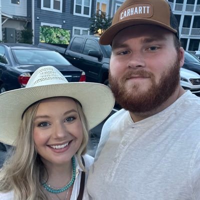 Former Center for the University of Louisville. @bri_leigh14 💍