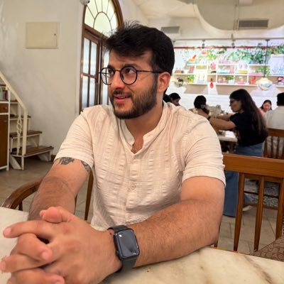 Doctor @Hospitalsapollo | Vice President J&K @official_aimsa| Former State President AISU | @dpssgr | Health Activist |All my tweets are Personal