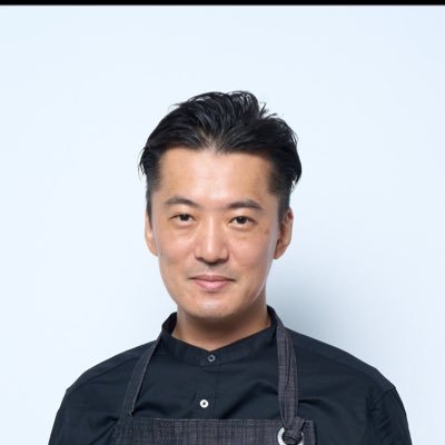 NOT A HOTEL chefで薪火料理人。 人と食材と笑顔を大切に生きています。