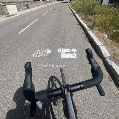 e_vrdt's profile picture. 