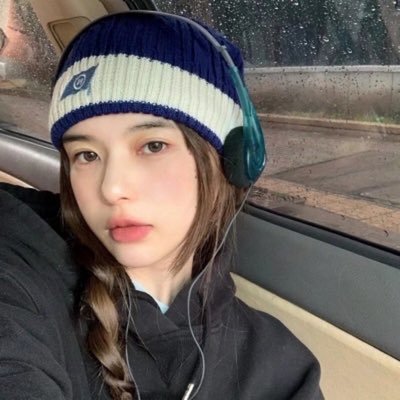 z88U1tcTK36ub56's profile picture. growing at my own pace with deep thoughts 💫🌿☁️