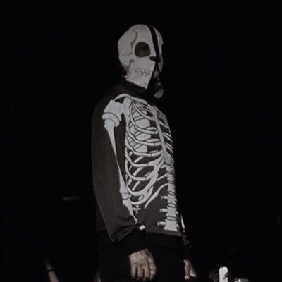 idlehandler's profile picture. somebody catch my breath ✺ main: @gruelmuncher ✺ 19 ✺ any pronouns ✺ socal dweller ✺