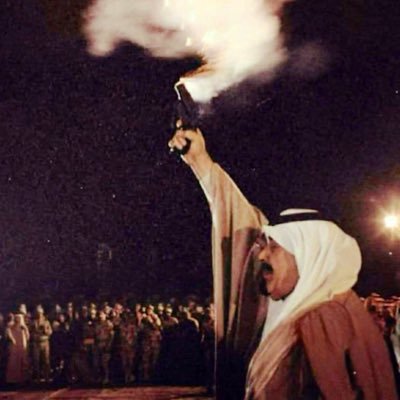 يحذرُ الآخرةَ ويرجو رحمة ربه