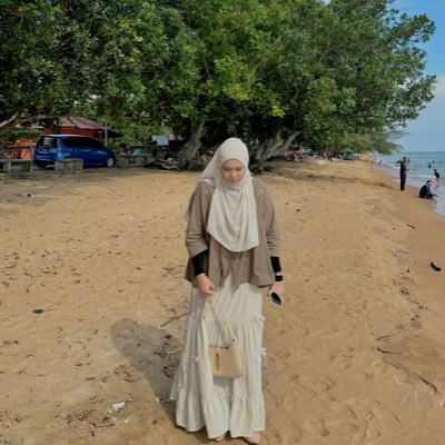 izzhfdhln's profile picture. 