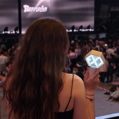 Your local French EXO-L ; waiting for an EXO Europe Tour since 2014 - Sab&Leeza 🖤