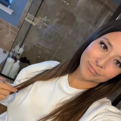 Love finder/ Believer in serendipity/ Advocate for self love ♥️💋