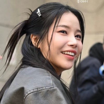 yebasido's profile picture. MooMoo / InSomnia / Once 🏳️‍🌈 - Collector e fã de GL 🩷💚