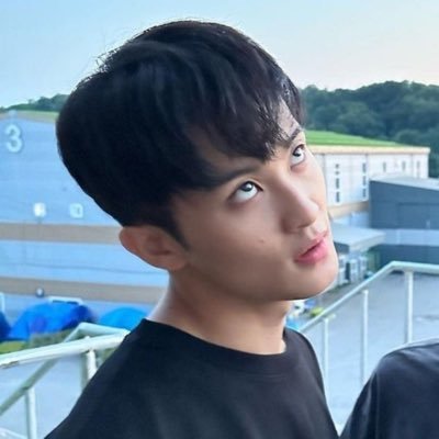 𝘢𝘪𝘯'𝘵 𝘯𝘰𝘣𝘰𝘥𝘺 𝘴𝘢𝘧𝘦 𝘸𝘩𝘦𝘯 𝘪'𝘮 𝘢 𝘭𝘪𝘵𝘵𝘭𝘦 𝘣𝘪𝘵 𝘥𝘳𝘶𝘯𝘬 ☂︎ 𝘪 𝘩𝘦𝘢𝘳𝘥 𝘢 𝘳𝘶𝘮𝘰𝘳...