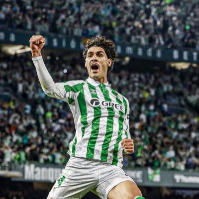 El Real Betis Balompié me da la vida. Héctor Bellerín las ganas de quitármela. Viuda de Johnny Cardoso.