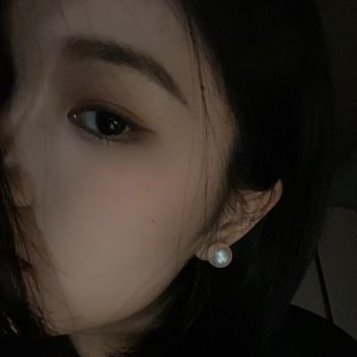 yuchuchaojisao's profile picture. // 家有娇妻就该分享出来一起欣赏
// 满足女友的超强露出癖
// 钰畜偶尔也会登号读着羞辱自己的评论自慰手淫