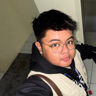 23 | CSR boss by title, tired by default | I fix words and the internet