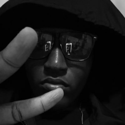 @oloyeyrn