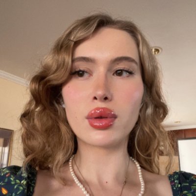 trans goirl 🏳️⚧️ either busy decorating or playing games 💋