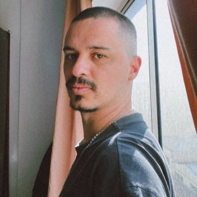 Mestre e Doutor em Educação @UFPR • Pesquiso sobre corpo, gênero e masculinidades • Produtor & Diretor Teatral