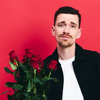 🎤 Alt-pop music artist
🖤 I make music out of life-written stories
📈 Shoot me a DM & let's grow your music fanbase 🪙